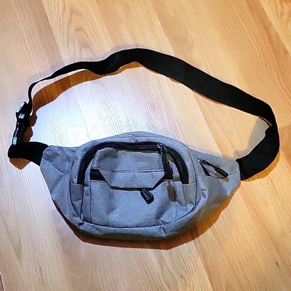 $3 ‼️Travel Fannypack